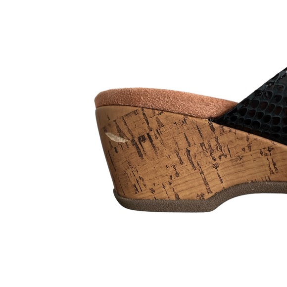 VIONIC Leticia Wedge Black Velcro Sandal EUC Size 6.5 - Picture 9 of 15